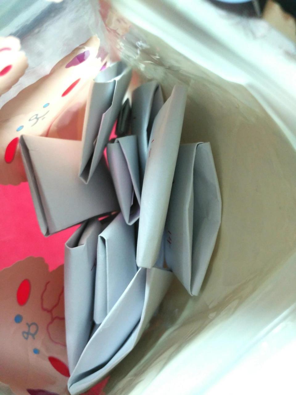 可以分装药片的小纸包教程 非常方便的小纸包教程来了一张纸片轻松