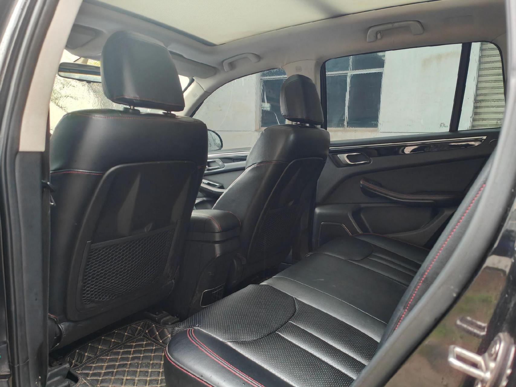 新到17年9月众泰大迈x5,手动1.