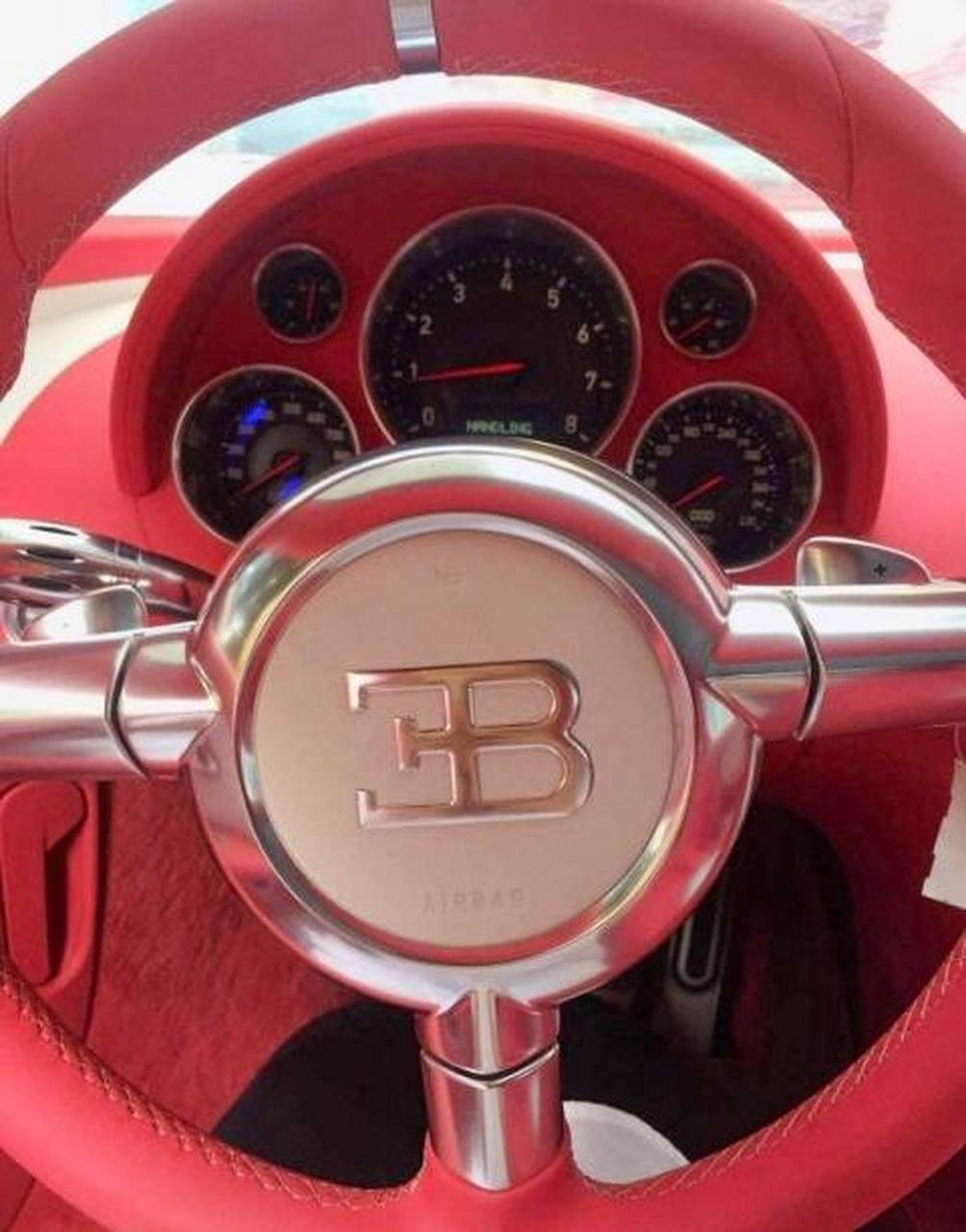 中国首位美女车主定制的布加迪 grand sport vitesse cristal 水晶版