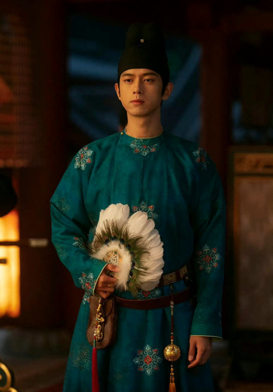 李现的杀青照来了,这古装装扮你觉得适配度有多高呢?