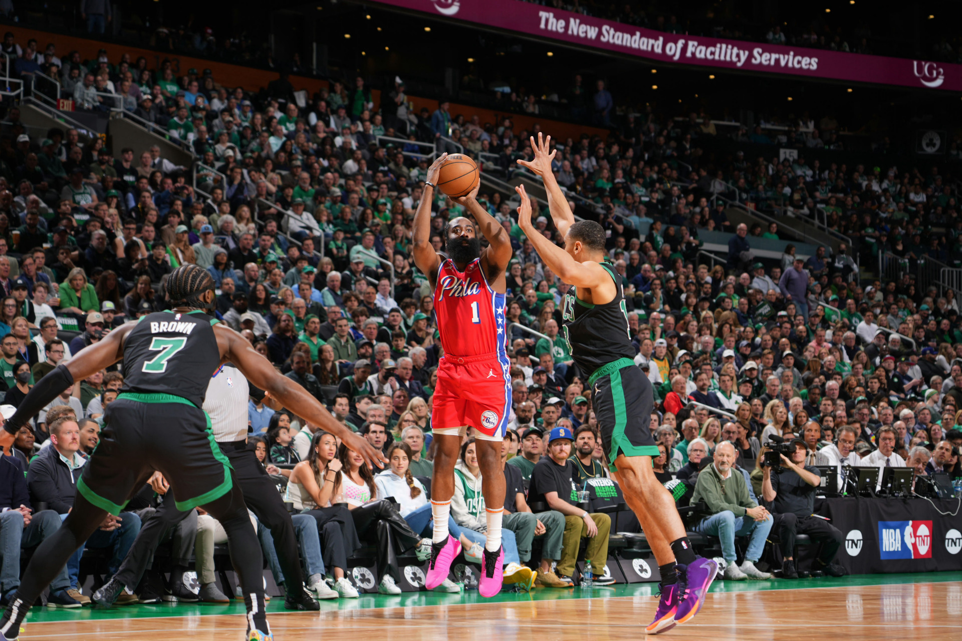 76人1比0凯尔特人#】nba东部半决赛g1,76人客场119-115逆转绿军,大