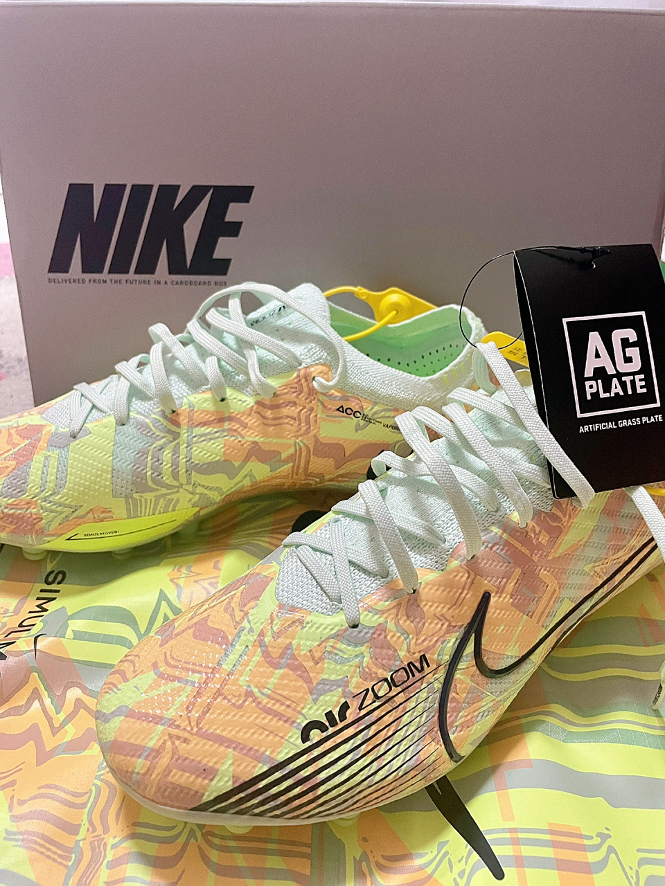 足球鞋真实测评之 nike刺客15牛油果高端ag      这几天一直都没敢