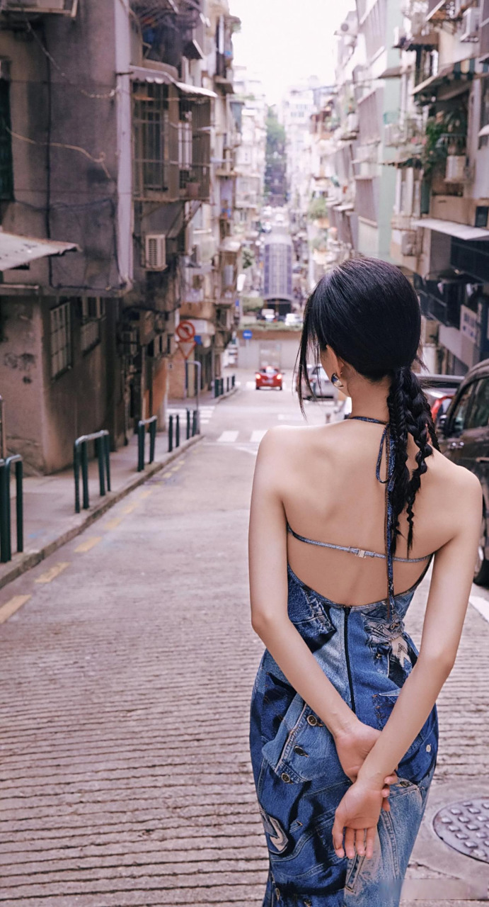 演员陈都灵在澳门晒出的街拍美照,令人心动为之倾倒!