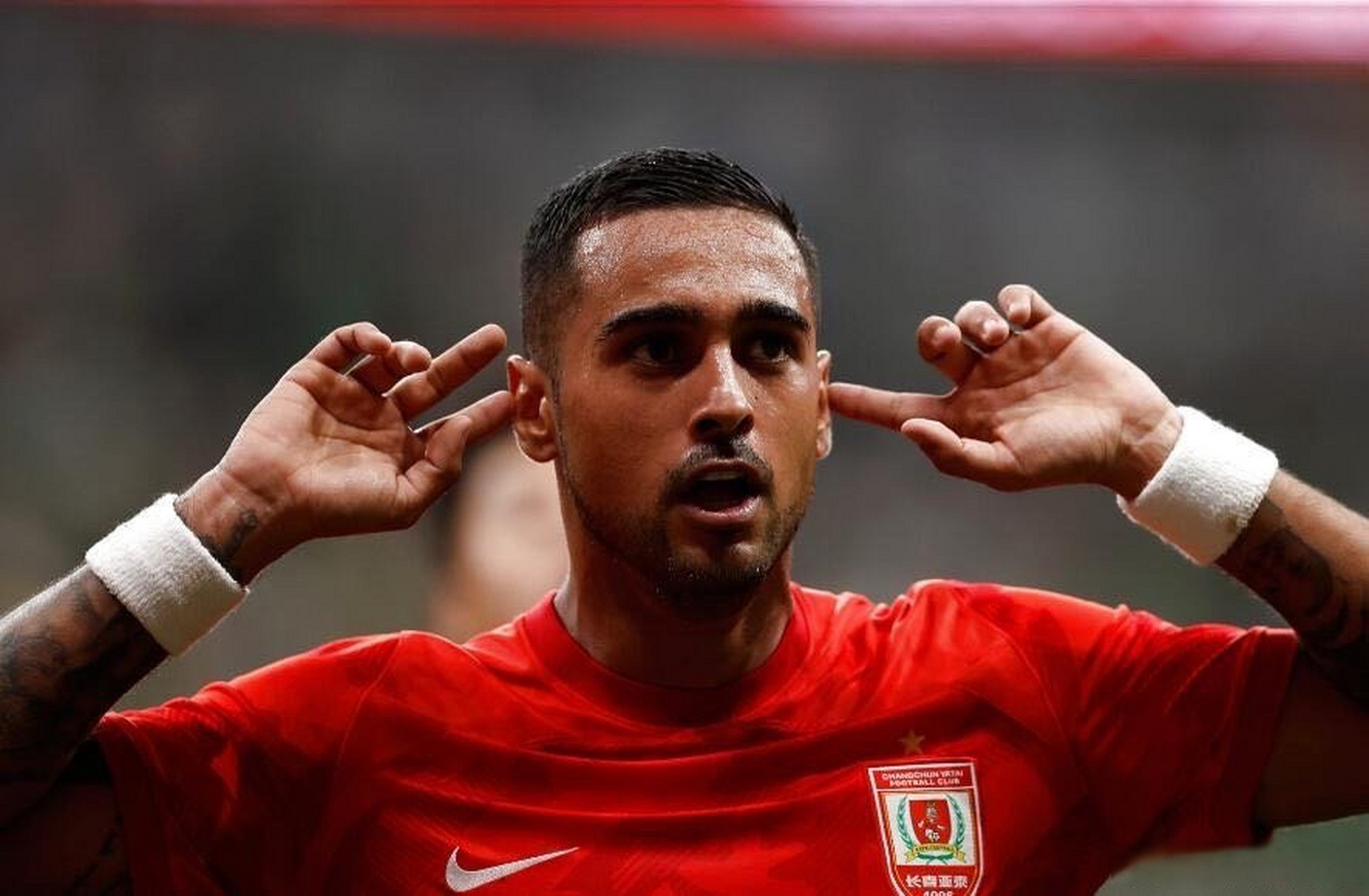 莱昂纳多自己宣布离开亚泰,未来去向有眉目,不会回归泰山队 点击查看