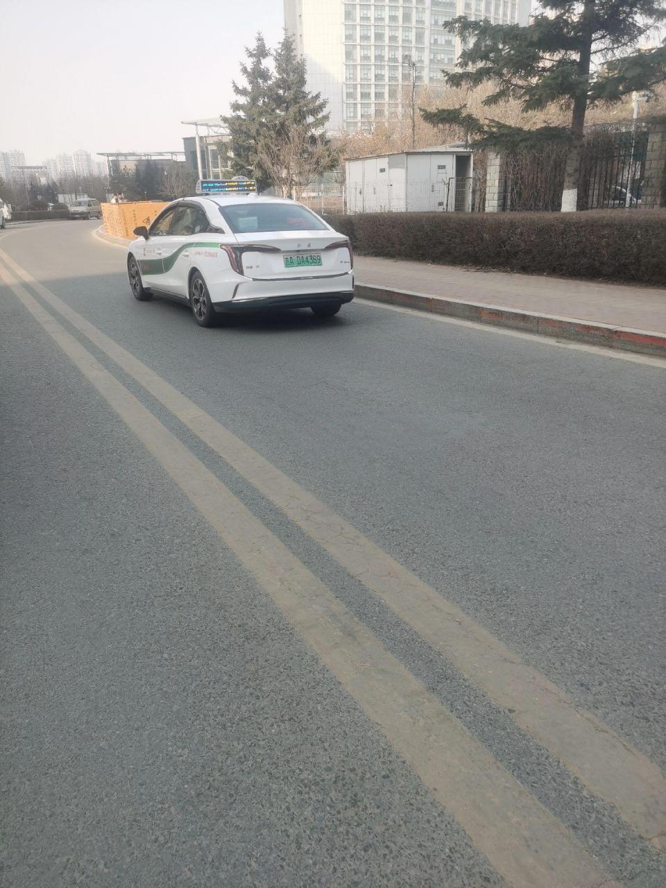 红旗大本营的红旗eqm5出租车.