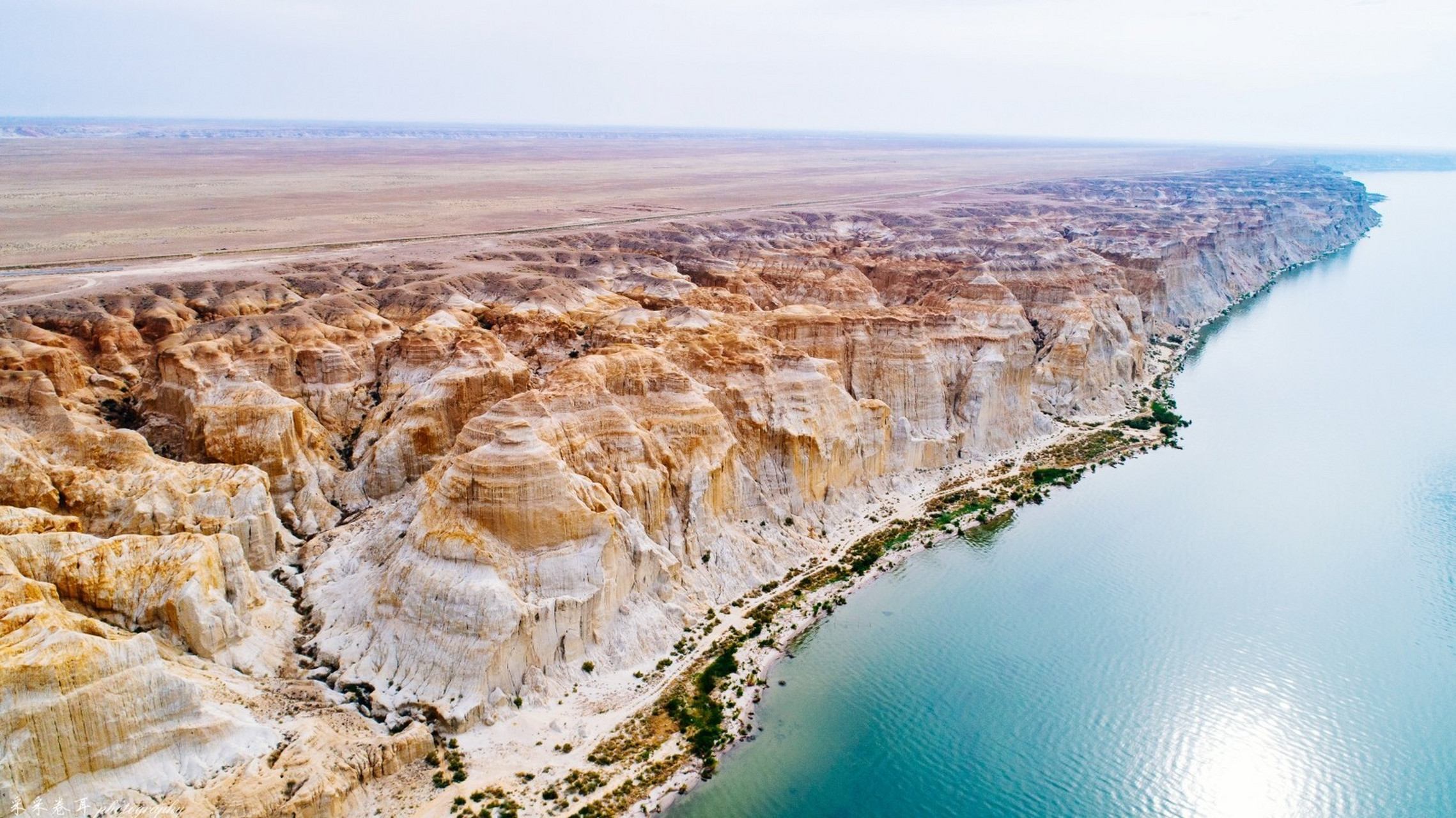 自驾新疆|福海县乌伦古湖海上魔鬼城的奇幻 看过青海海西水上雅丹的小