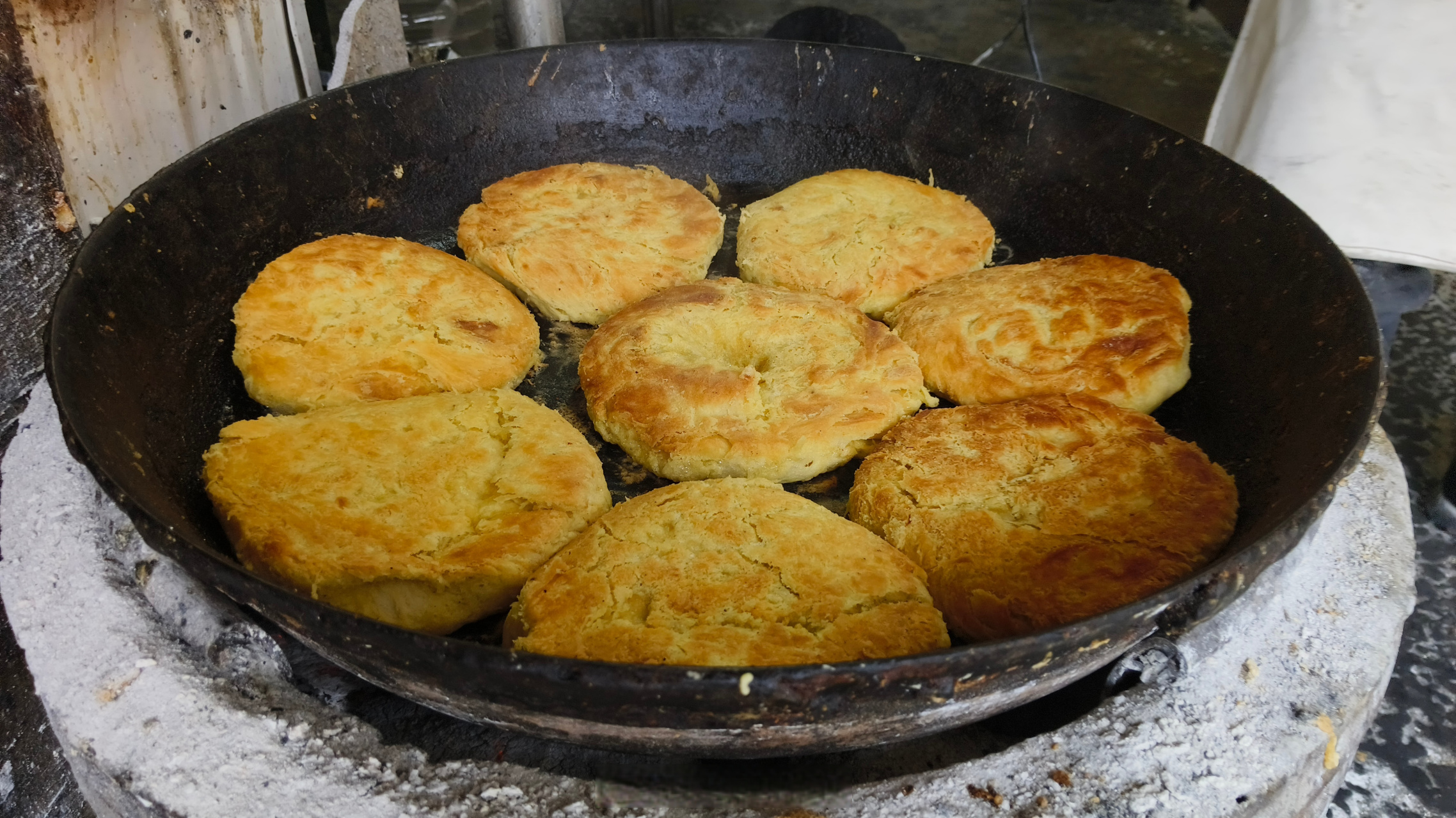 是时候去甘肃旅游了#在礼县,有这样一种饼深得大家的喜爱,口感或舜噜