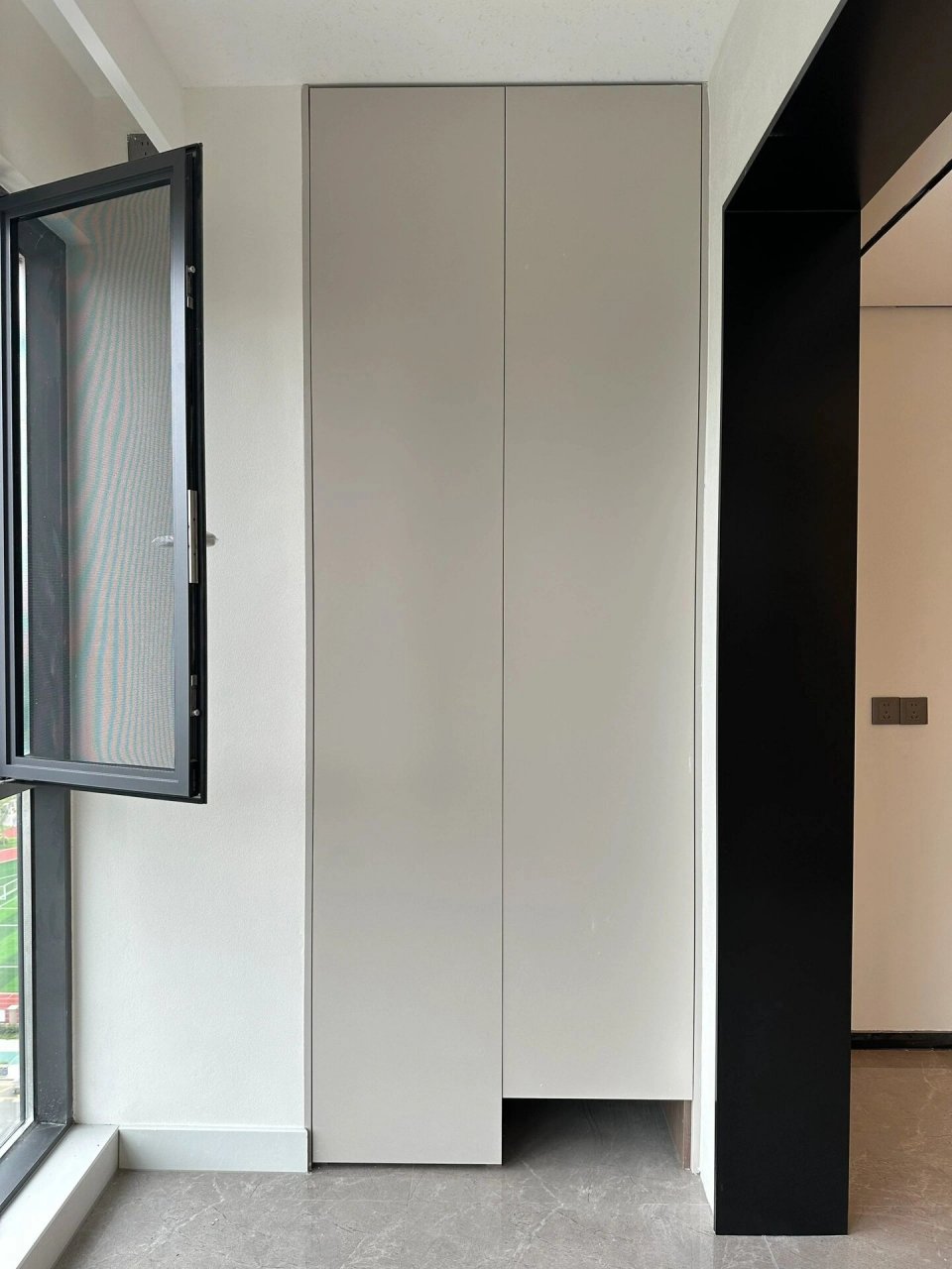 在重庆,欧松板30平花了1.38万划算吗? 工厂直营: 柜体欧松板 柜门欧松