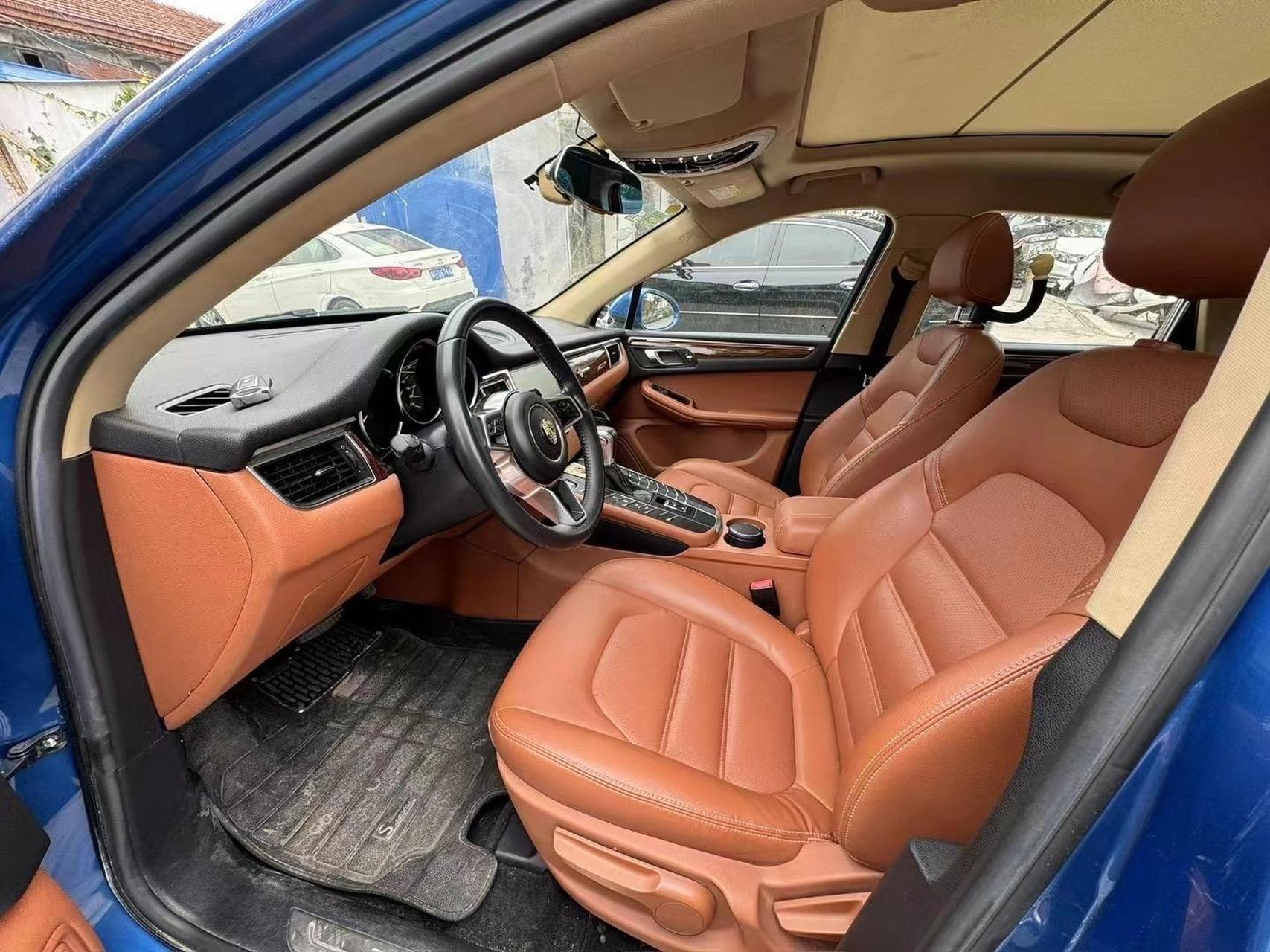 全款4万多  17年保时泰sr9 车况精品原版原漆 个人一手 实表3万多公里