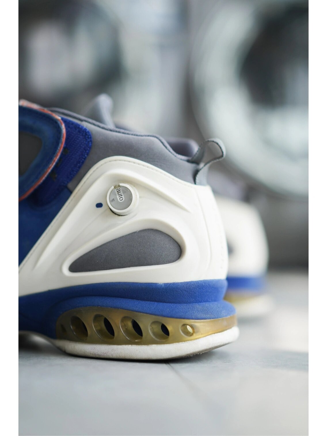 老鞋新拍|艾弗森经典球鞋 answer 9 全明星 前几天有一条动态拍了一双