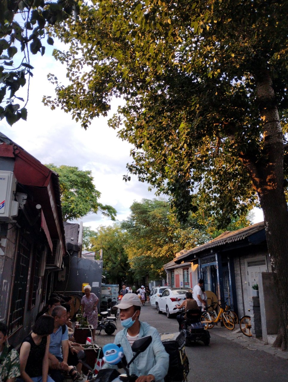 打卡铜锣古巷和什刹海  	 三天总裁商业课程结束后 给自己留了小半天