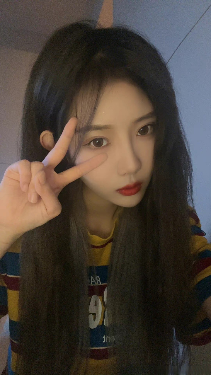 张智杰#   请问你们用的哪一张做壁纸呀