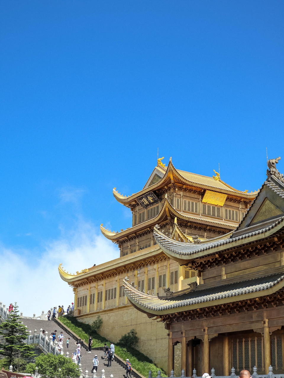 峨眉山|峨眉金顶,一日游攻略 .