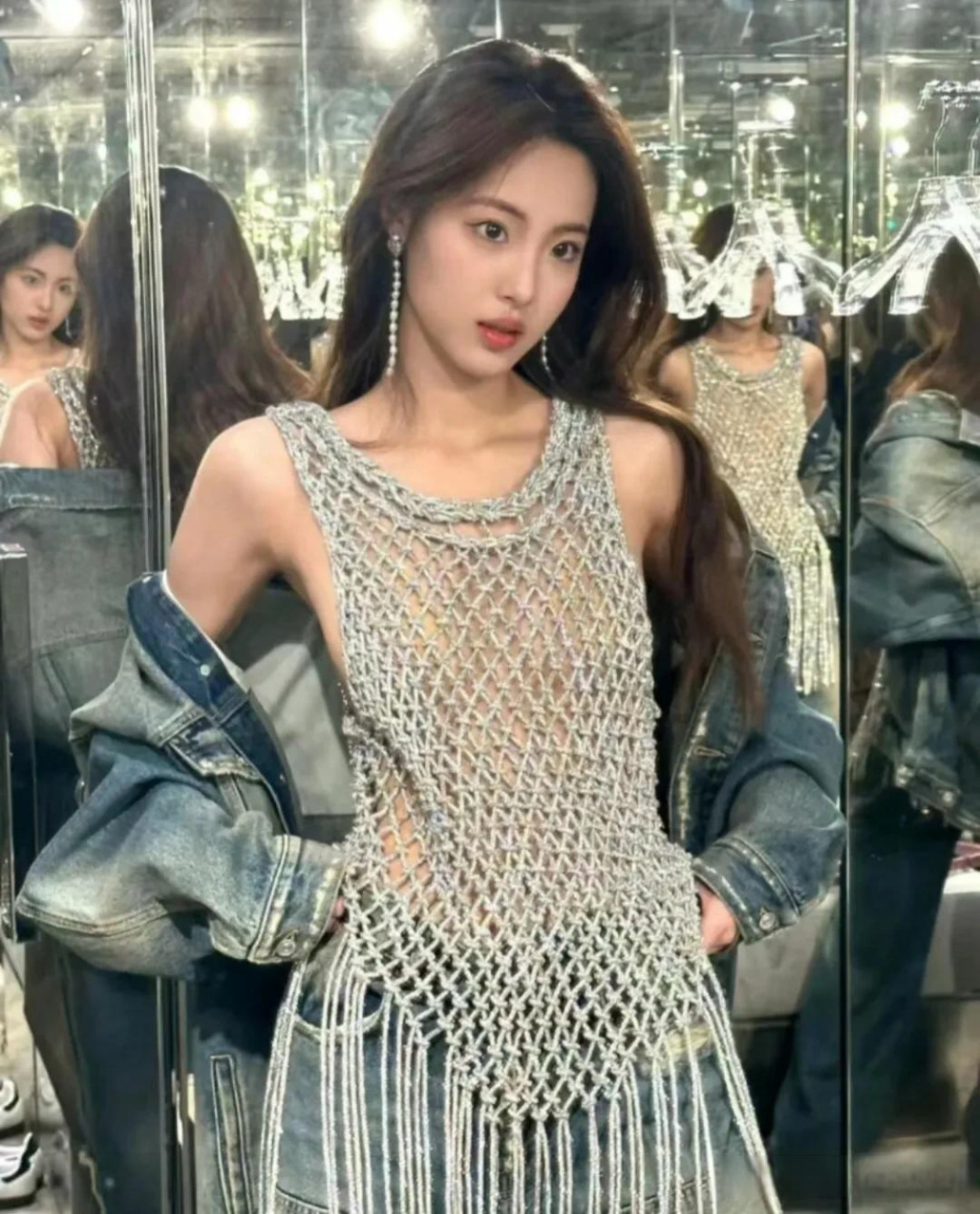 整点擦边文案,看看谁更猛!极品美女穿搭# 分享女神美图