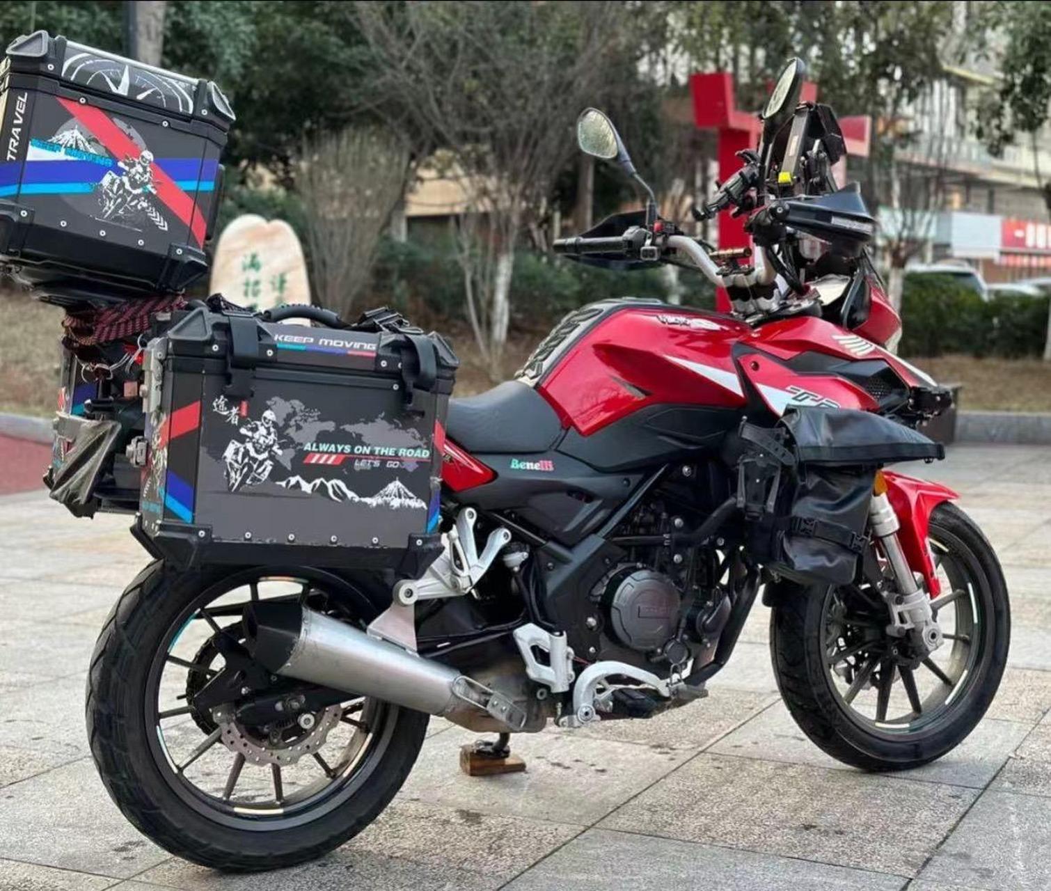 安全行驶40000公里,保险年审到明年 车型:贝纳利金鹏251拉力车 abs