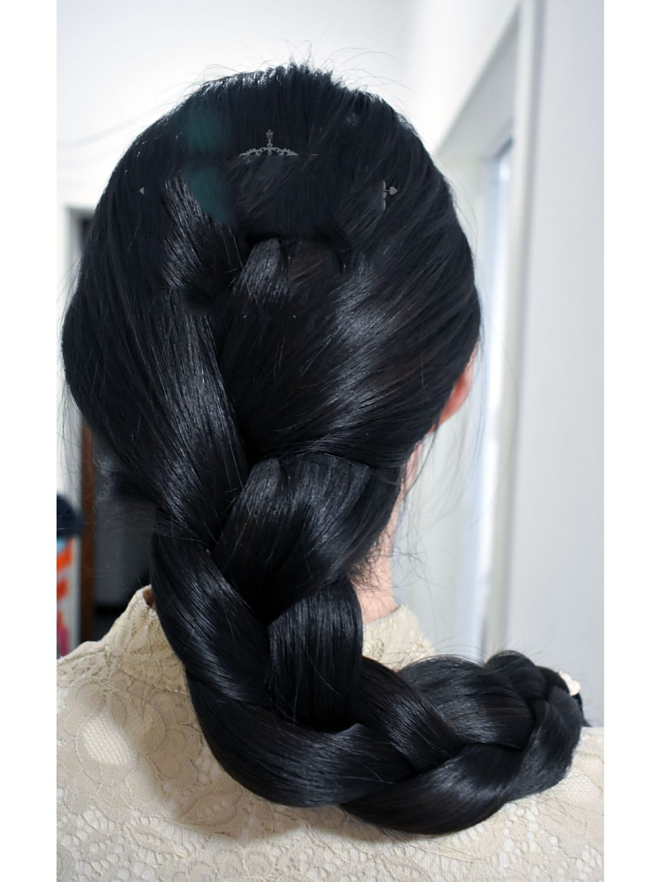 漂亮的大辫子,又粗又黑又长,令人羡慕啊