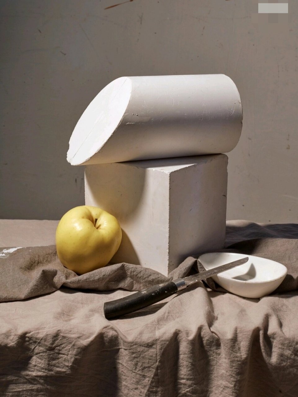 石膏转静物需要练习较为完整画面的同学,适合练习这种图片哦. 2.