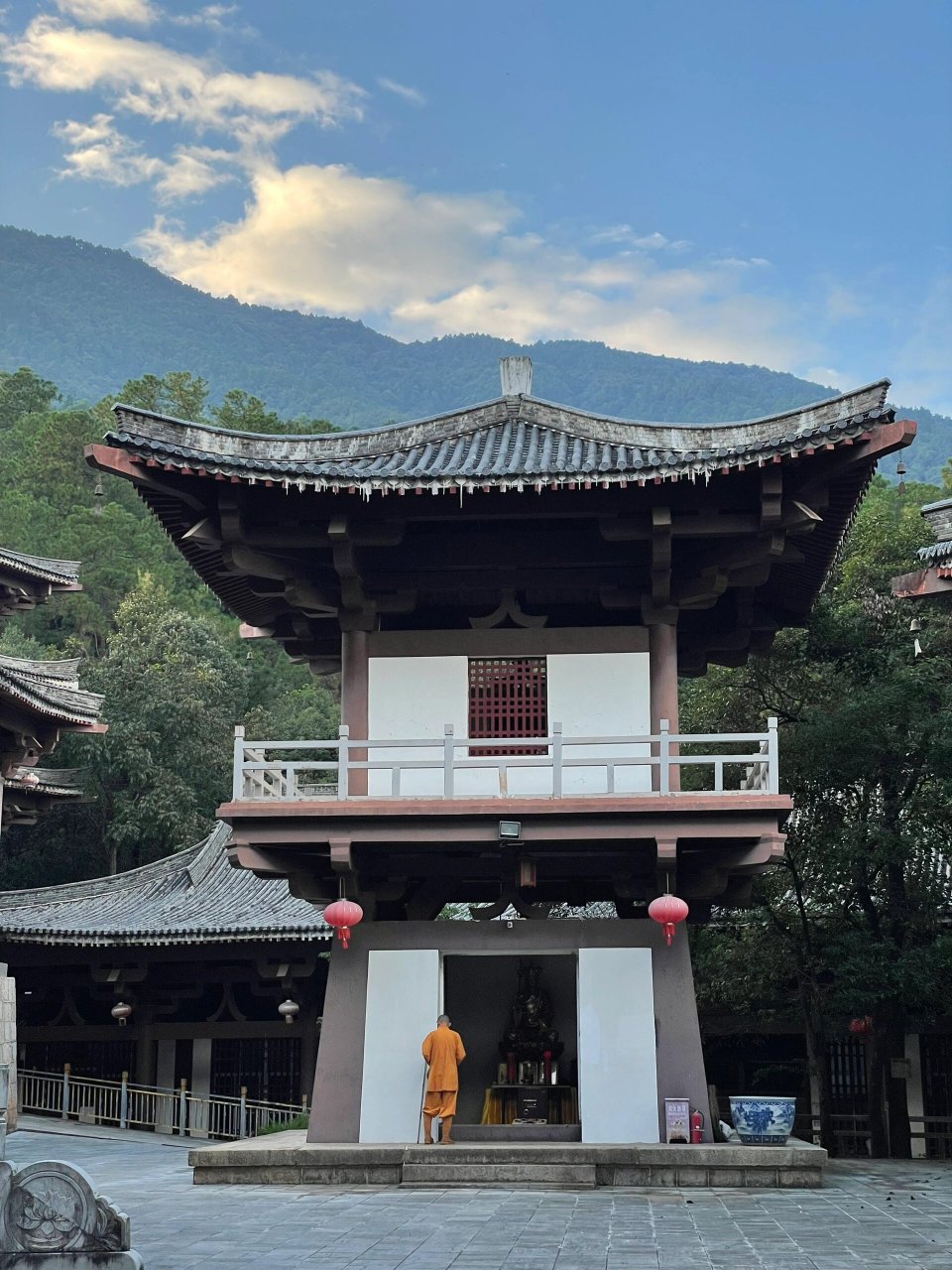 碧云寺  碧云寺 鸡足山碧云寺,明天启年间,僧幻空创建.