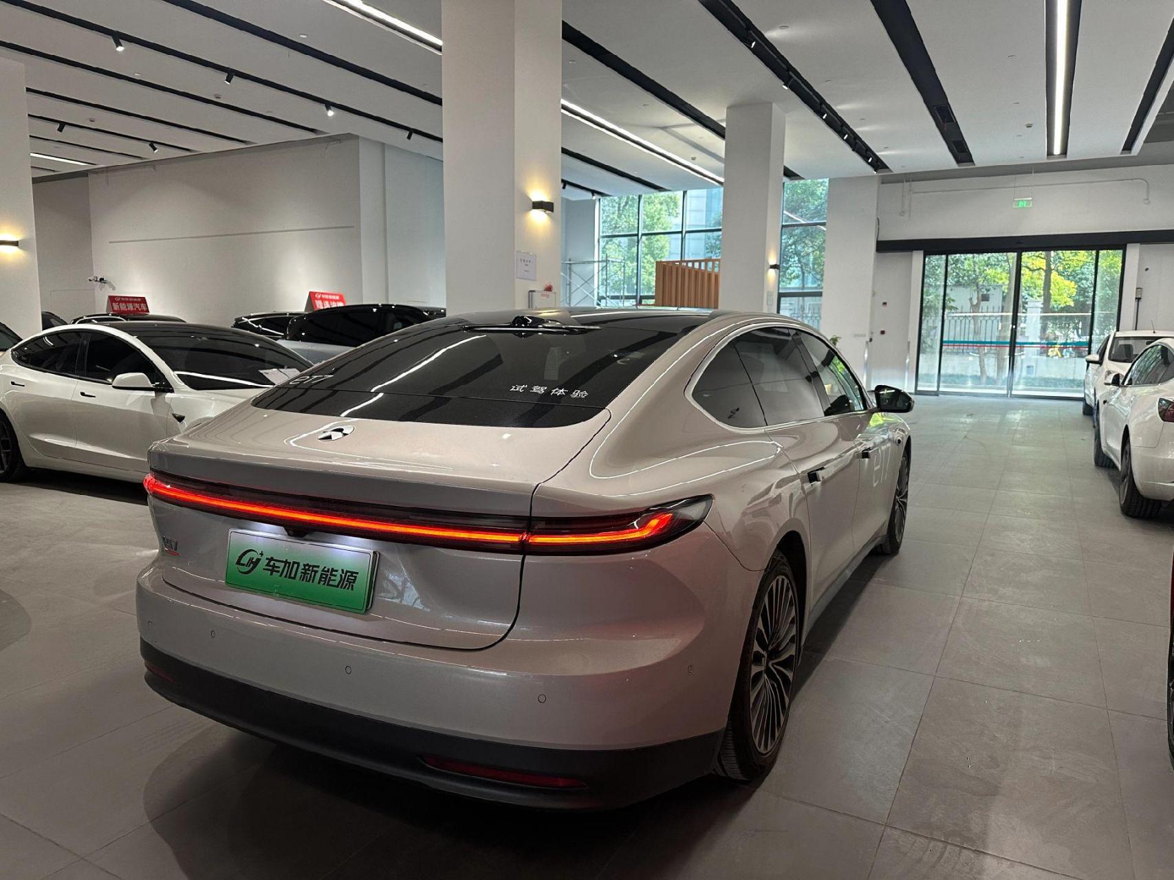 99万,蔚来 蔚来et7 2023款 75kwh,2023年5月上牌,行驶0.