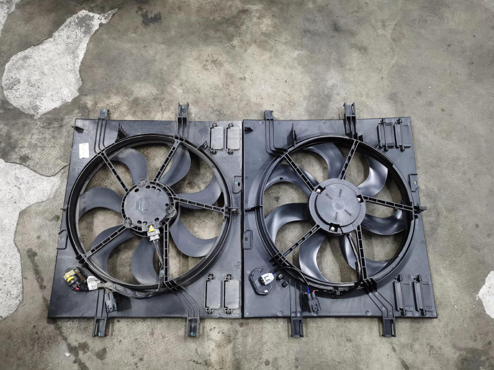 吉利博越更换散热风扇总成!