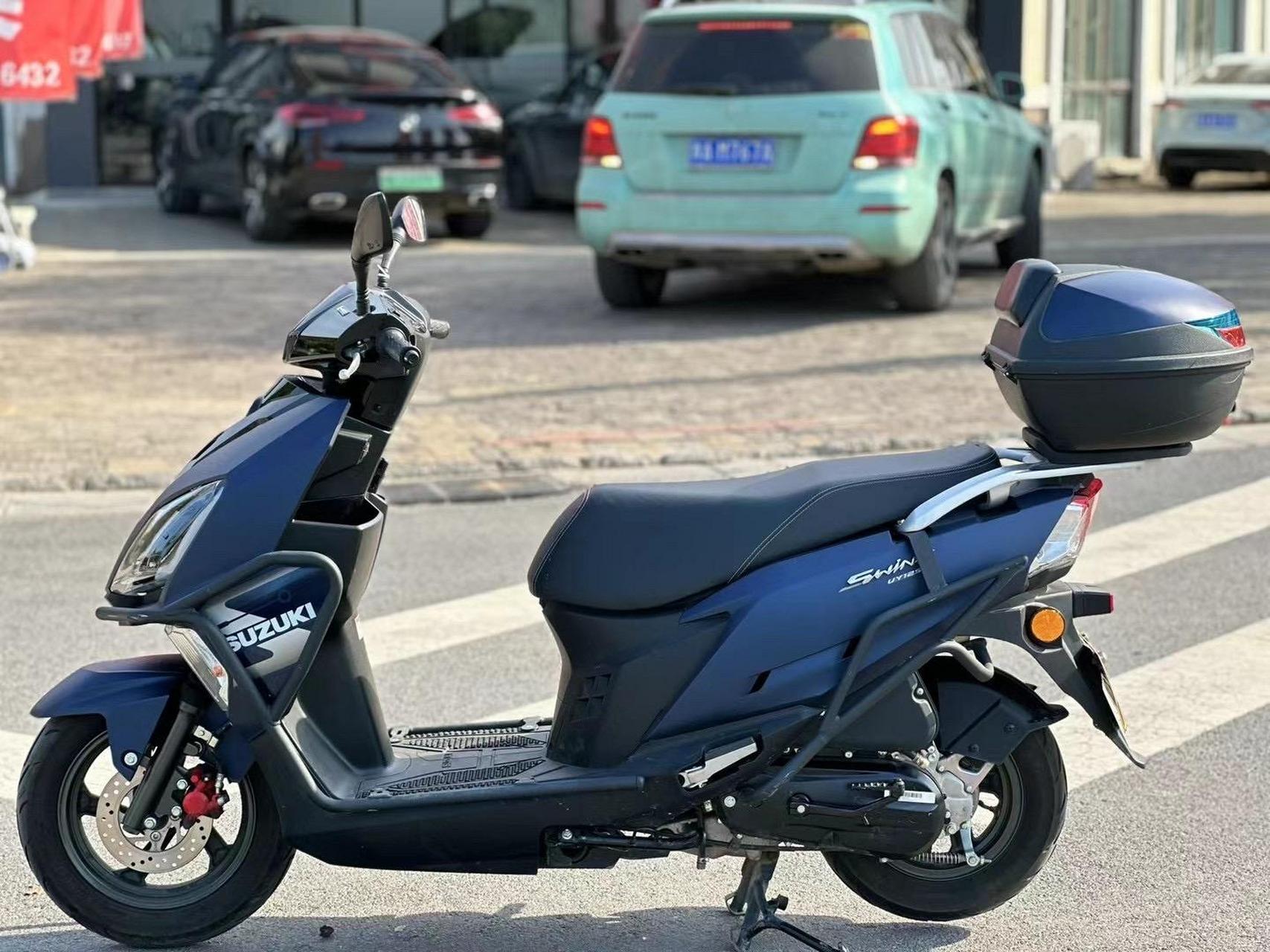 22年铃木uy125星空蓝