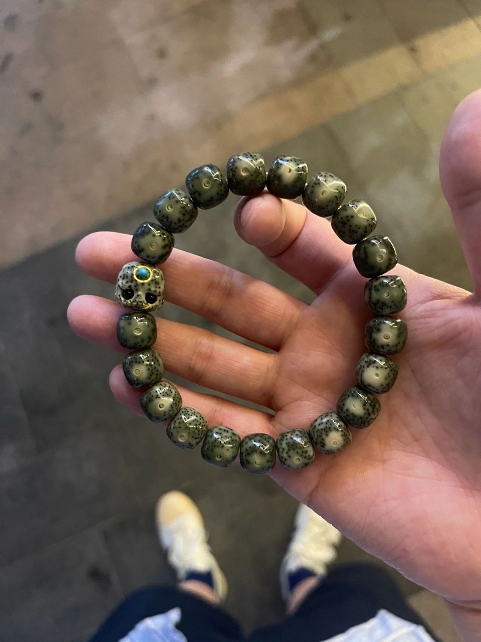 星月菩提绿幽灵 记录一下各个手串的变色过程和盘玩心得 这串星月入手