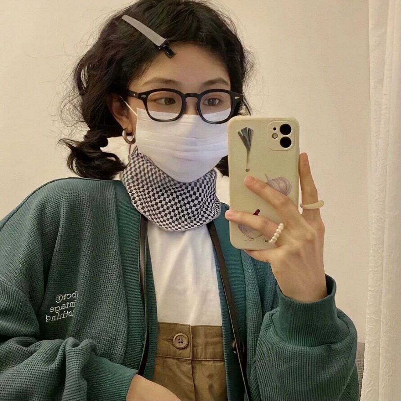 戴口罩的女生头像 玲珑骰子安红豆,入骨相思知不知
