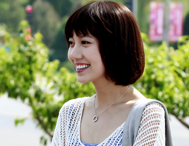 她是靳东的"亲妹妹",出道25年却零绯闻,如今嫁圈