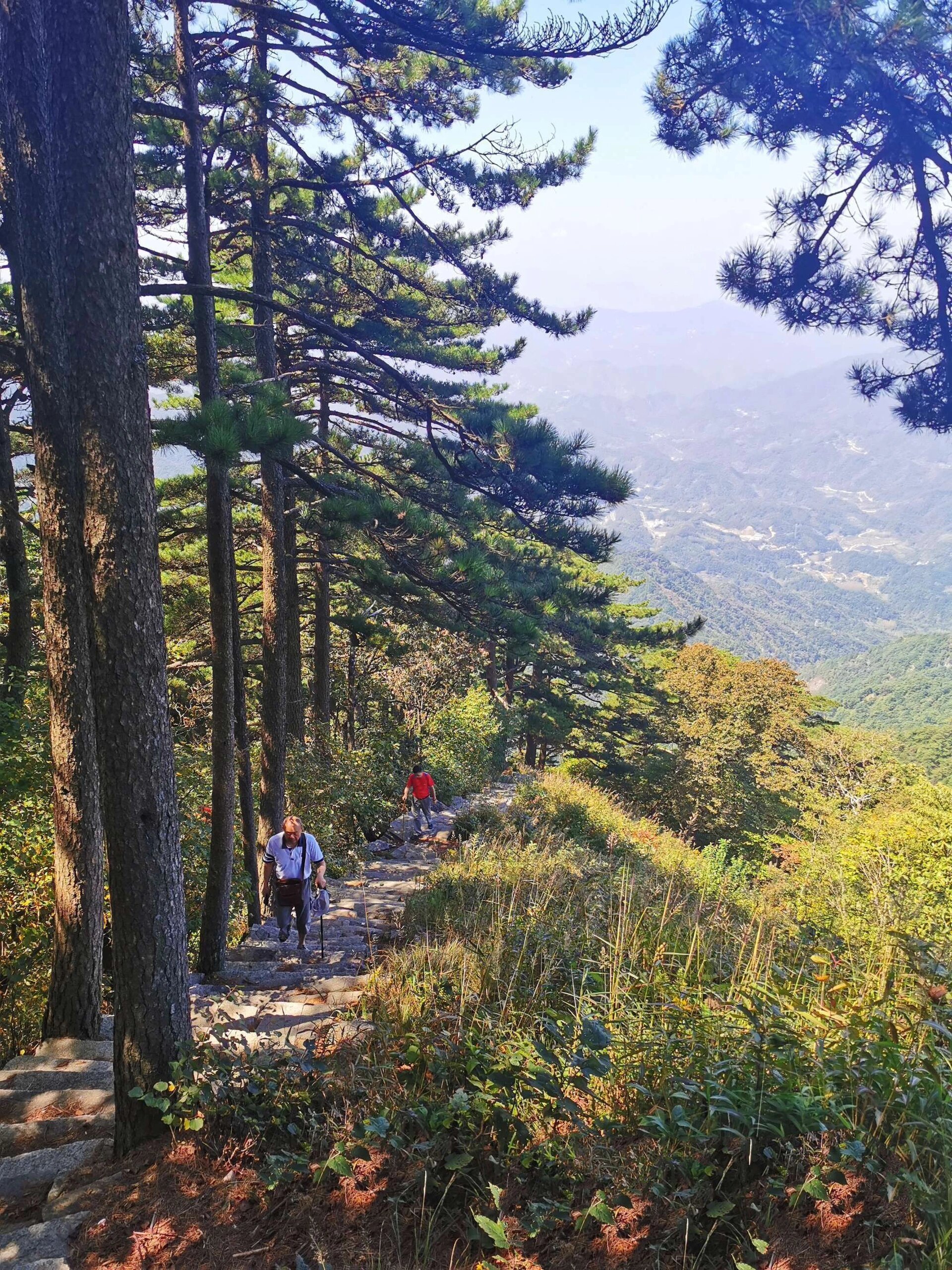 皖西大别山腹地,登险峰,进古寨,过古关