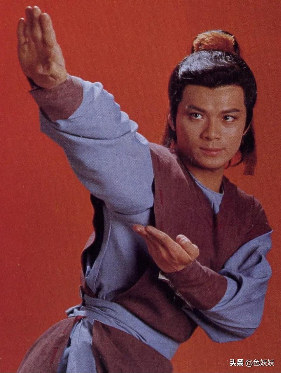 你是因为哪部电视剧喜欢黄日华的当然是射雕英雄传了,喜欢郭靖的纯