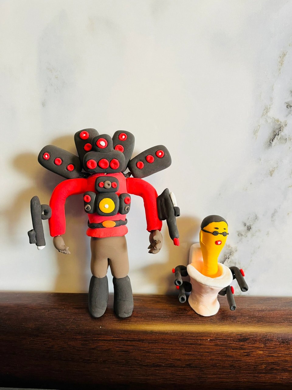 粘土作品-马桶人&音响人 和娃一起 捏捏捏 也不知道这是什么动画片 娃