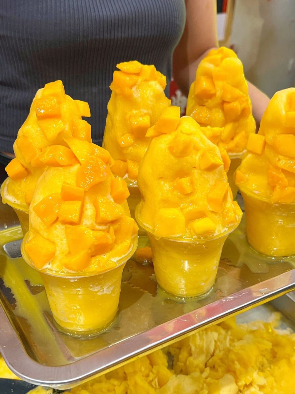 水果炒冰!加了好多水果,超爱芒果味!巨细腻!