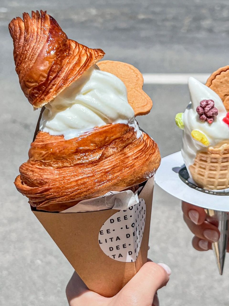 为了这口冰淇淋可颂04我愿意天天来洛妮塔.