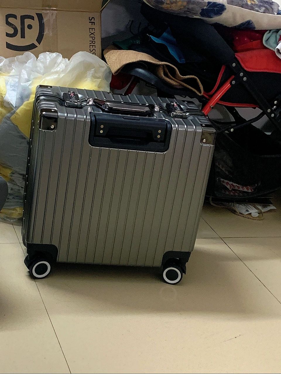 能不能6315上飞机免托运的行李箱 经常看到大家问能不能上飞机