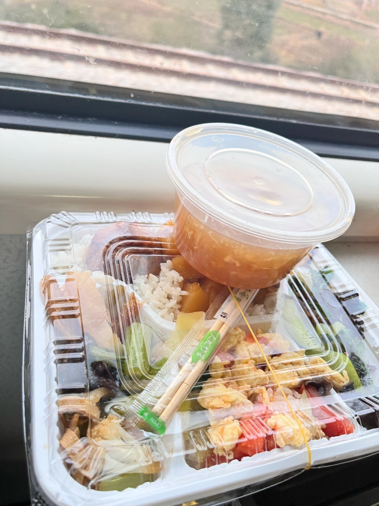 绿皮火车的盒饭🍱