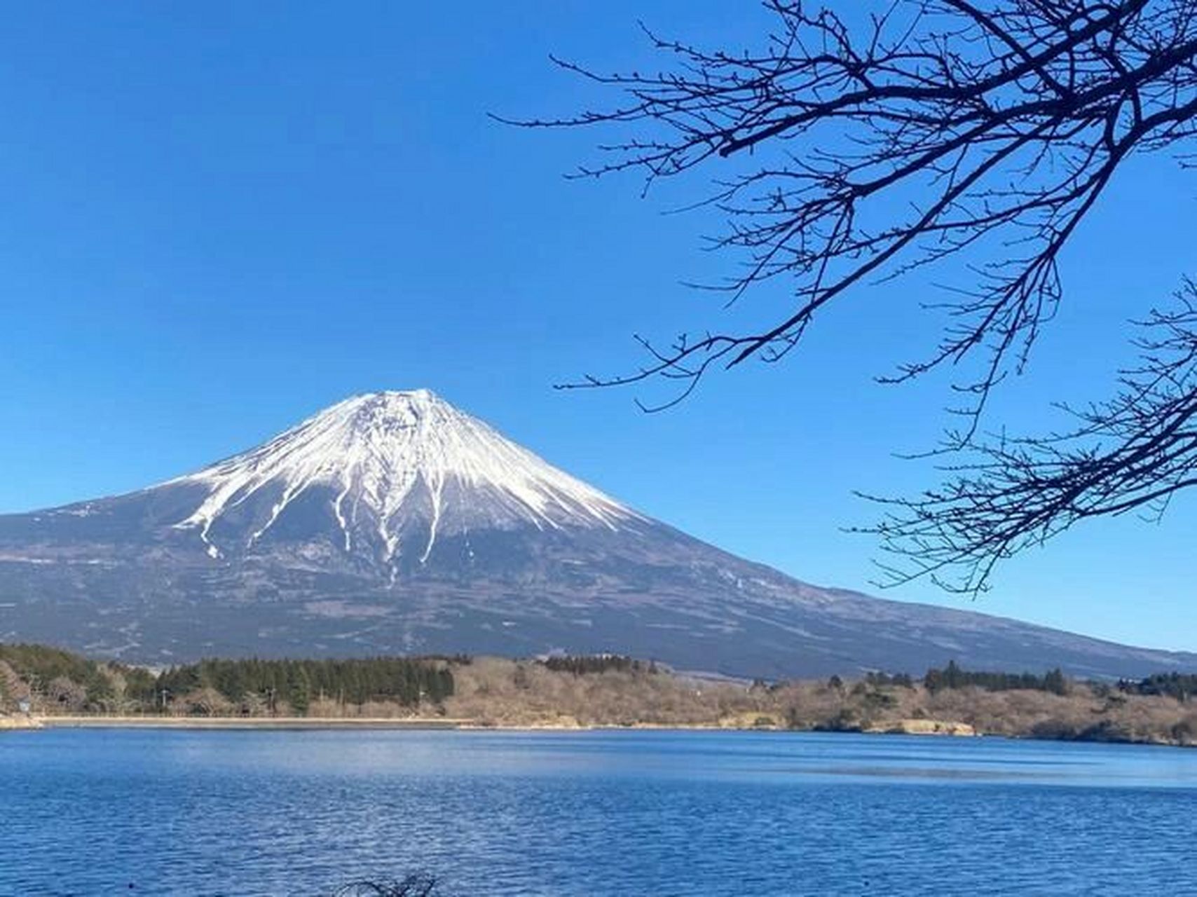 日本富士山上次爆发是什么时间 富士山是日本地标性景区,也是一座大型