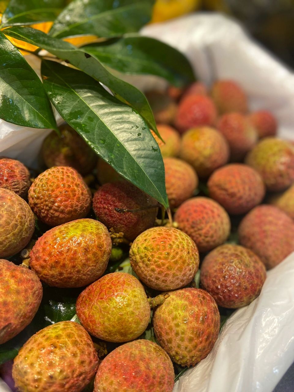 桂花香荔枝文案 入春95第一颗荔枝 桂花香荔枝7615空运抵达