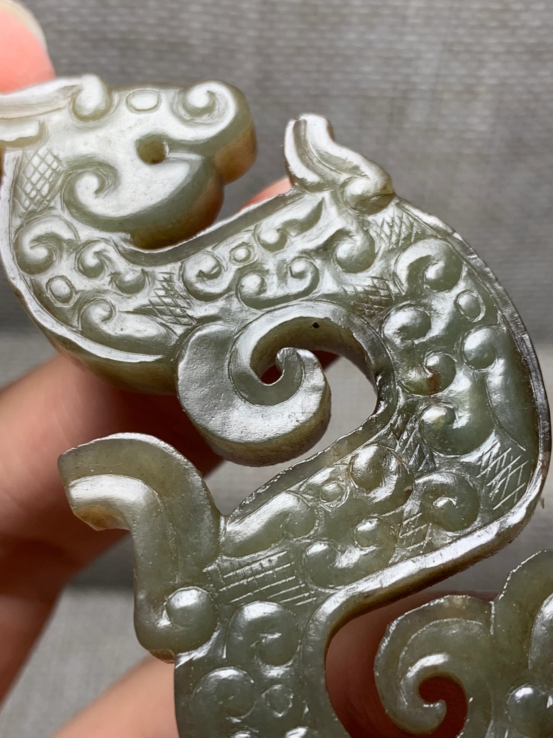 和田玉春秋风格玉龙佩 s龙 包浆细腻玉质油润 长:6.65厘米 厚:0.