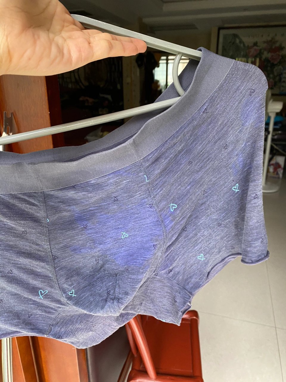 晾晒的时候发现这么严重的荧光剂!