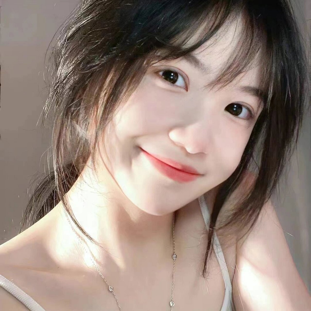 一些看起来很干净阳光的女生头像