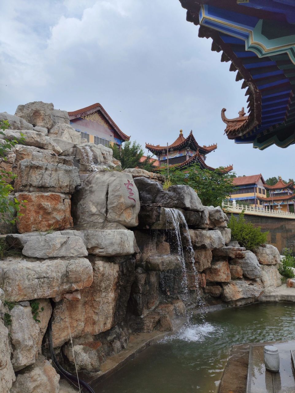 淄博博山正觉寺  正觉寺坐落于山东省淄博市博山区安上村莲花山上.