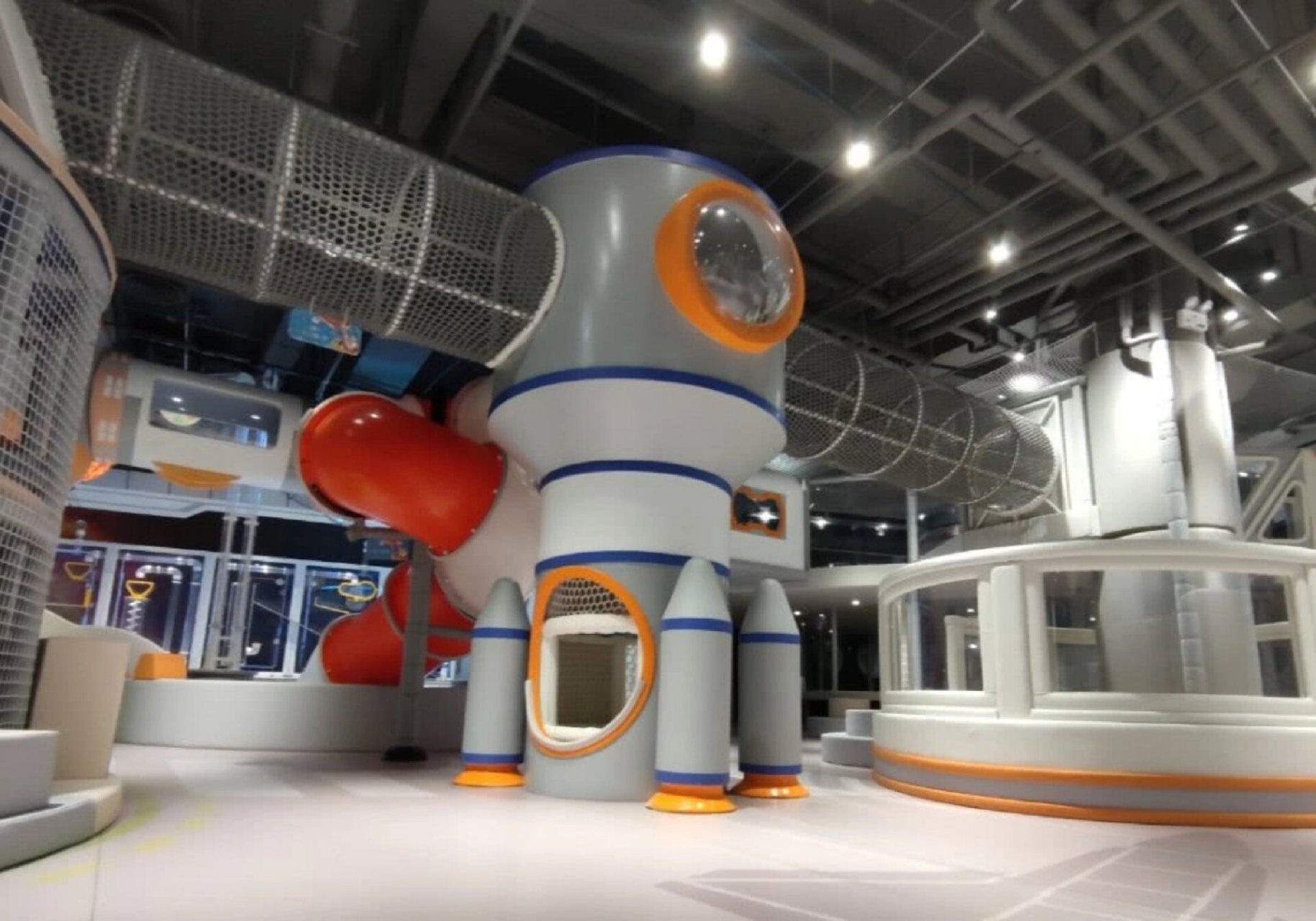 太空航天主题乐园带孩子实现遥远的太空梦 推荐理由: 1.