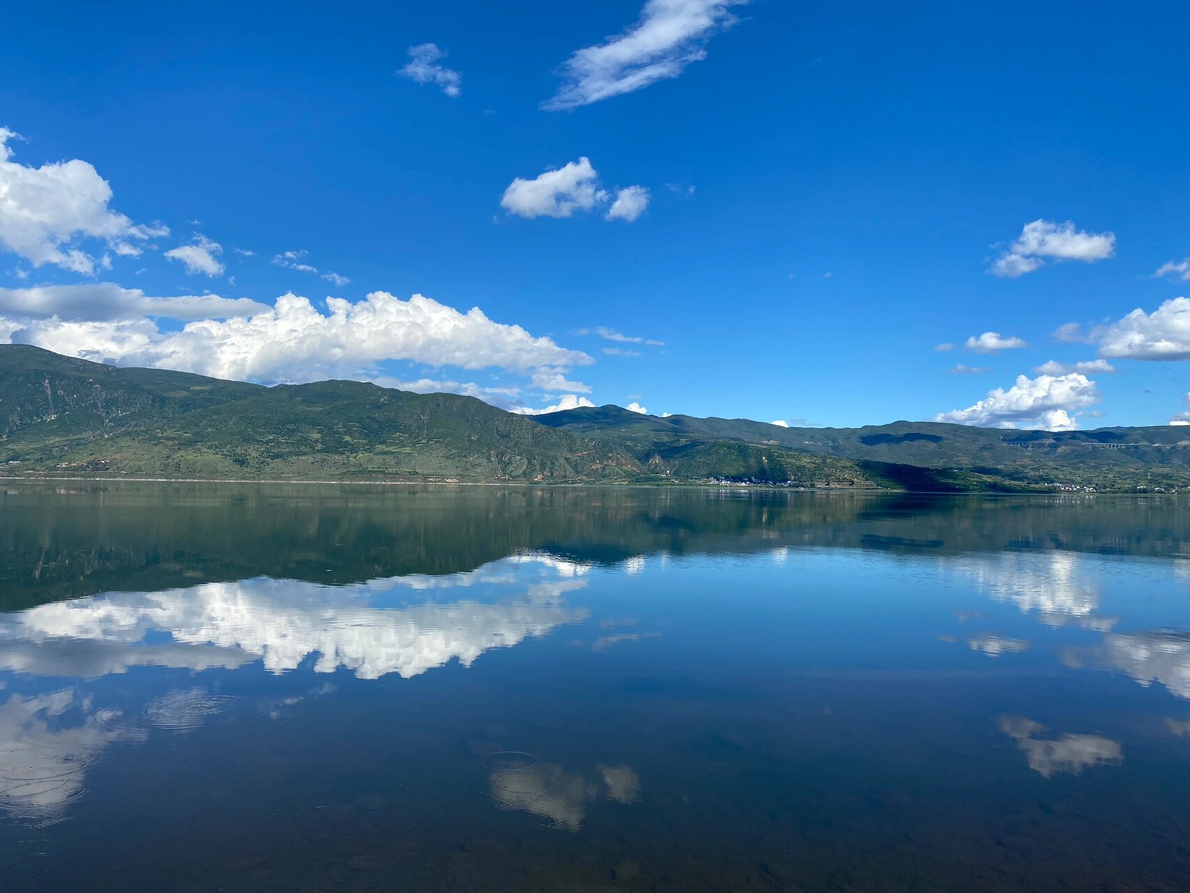 云南9大湖泊之程海,中国唯一天然螺旋藻湖泊 来云南十年,从来没有来过