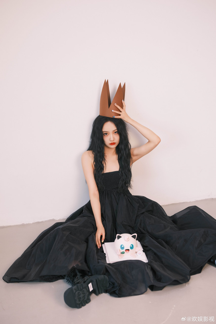 欢娱影视演员@吴佳怡six 2023生日写真今日释出～#吴佳怡1201生日快乐