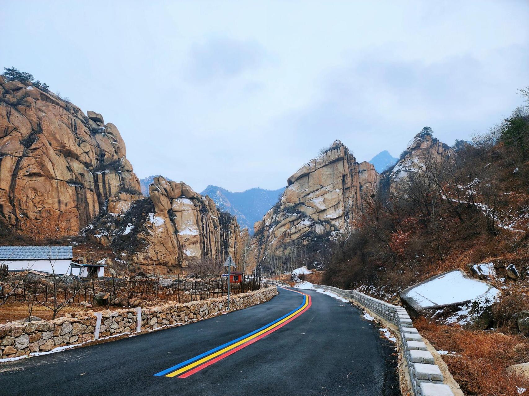 还珠格格幽幽谷的河水不再流了 下雨天一个人开车到承德滦平县转山湖.