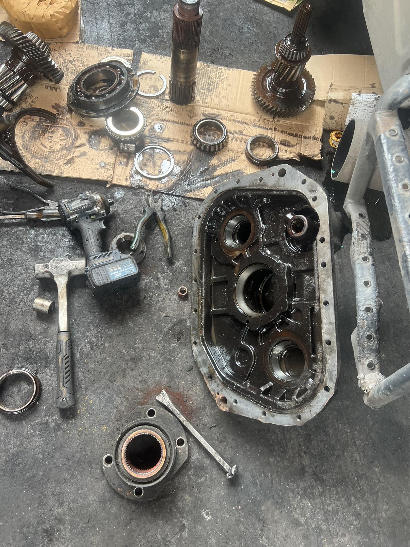 维修12档伊顿变速箱付箱高挡不走 更换三件套完美解决701570