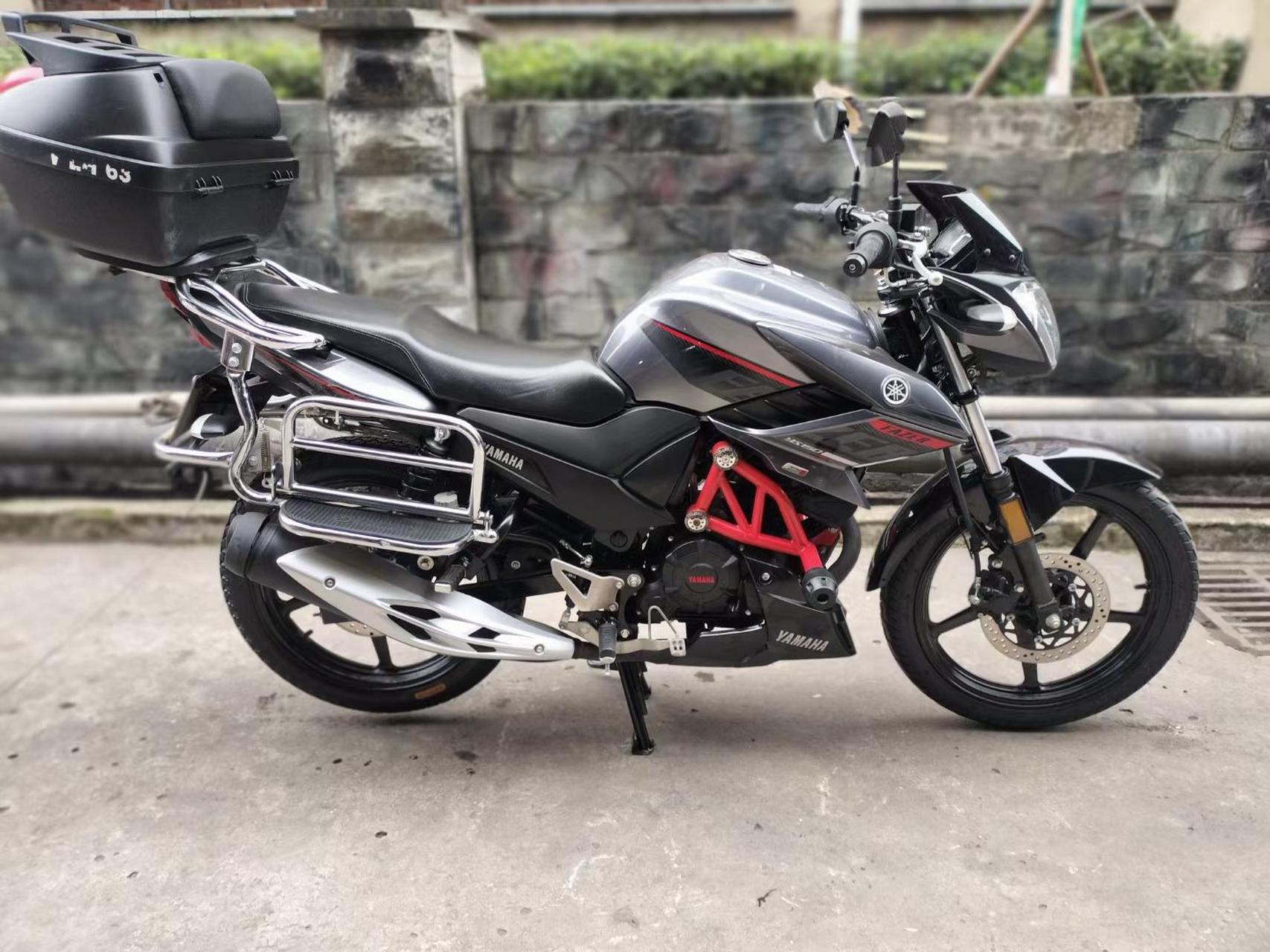 19年雅马哈飞致150运动版,证件齐全审车到25年,公里数不多,极品车况
