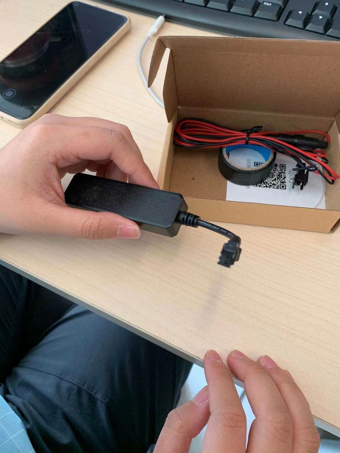 不同类型的汽车gps定位器分析 汽车gps定位器的种类有三种:obd接口