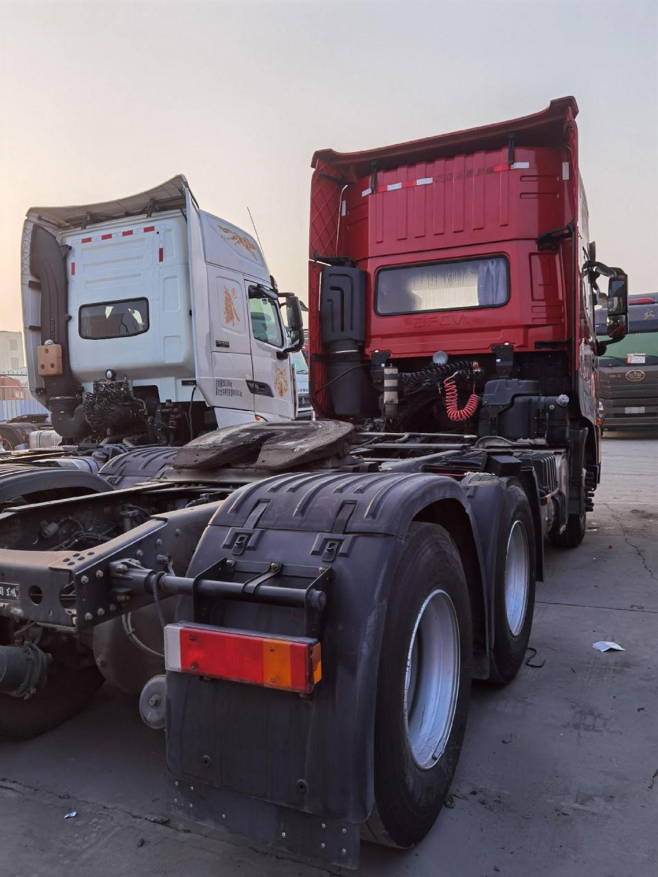 21年6月东风天龙kl465国五,雷诺发动机,沃尔沃14速速比3.