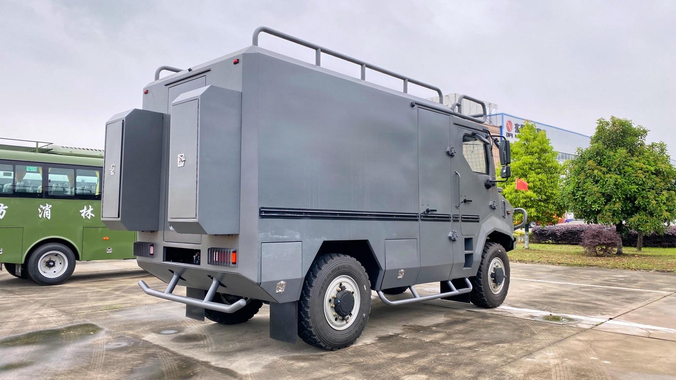 四驱越野房车,蓝牌四驱旅居车,分时四驱,自动挡,越野轮胎,充放气,尖头